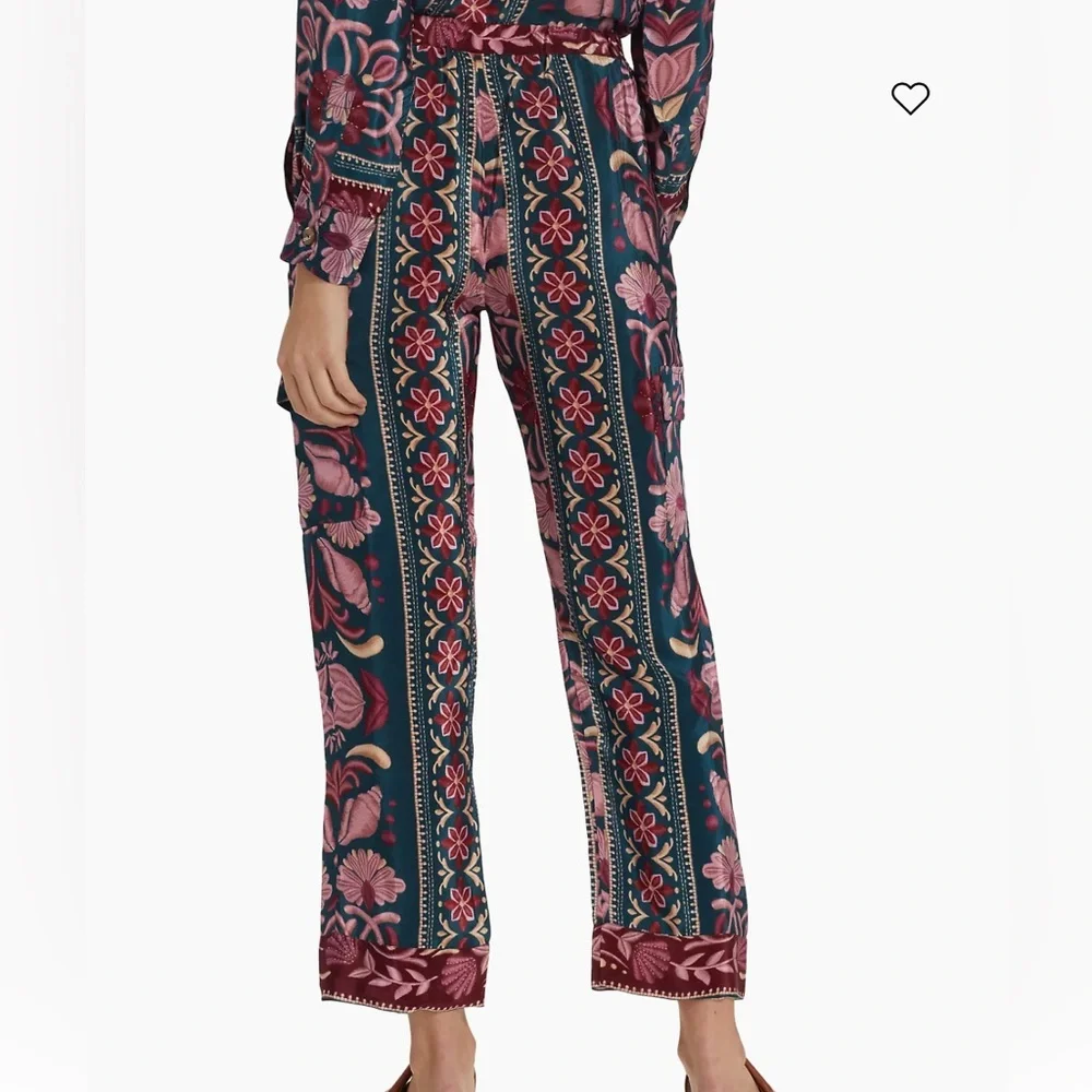 🆕 Farm Rio Seashell Tapestry Cargo Pants multiple sizes available BIN F - Picture 4 of 7